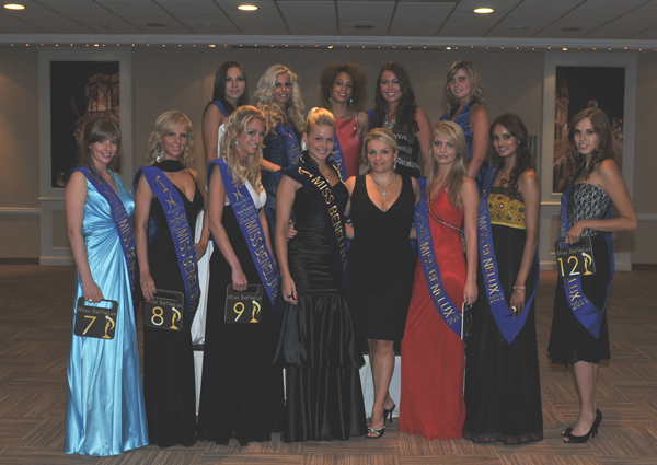 10 06 30 miss benelux persvoorstelling groepsfoto edit klein