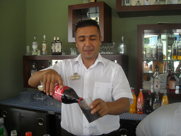 10 10 02 side golden coast zeki bar pancarte