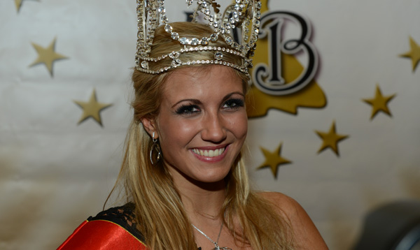 miss belgie 2013 nomie happart pancarte
