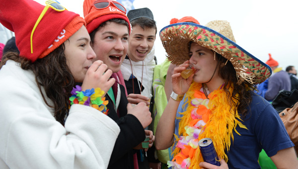 nieuwjaarsduik oostende 2013 fruitjenever